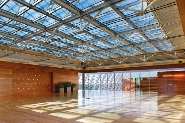 Grâce au vitrage électrochrome Sage Glass, la verrière se teinte si le soleil est trop fort ©Sage Glass