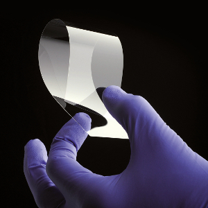 Corning® Willow® Glass : le verre flexible aussi fin qu'une feuille d'aluminium ©Corning SAS
