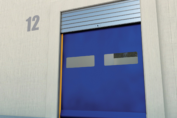 Duo by Javey : porte souple rapide 2 en 1 (porte + rideau métallique). ©Javey