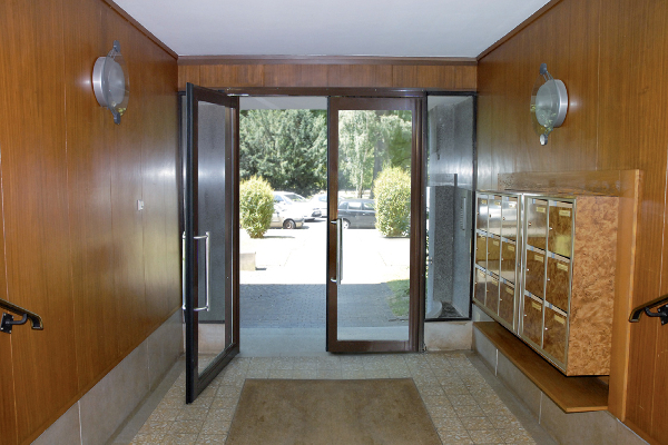Porte acier deux vantaux équipée d'un va-et-vient conçue par VD Industry. ©VD Industry