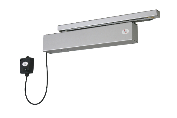 Le ferme-porte débrayable GR500 FS de Groom ne nécessite aucun effort tant à l'ouverture qu'à la fermeture. Ses caractéristiques : porte libre de 1 à 180°, aucun réarmement local nécessaire, alimentation en 24/48 Vcc avec sélection automatique (CMSI), conforme pour porte jusqu'à 1 250 mm. Enfin, la maintenance des portes se trouve sensiblement diminuée ©Groom