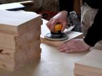 Artisans menuisiers : quelles sont les assurances professionnelles indispensables ?